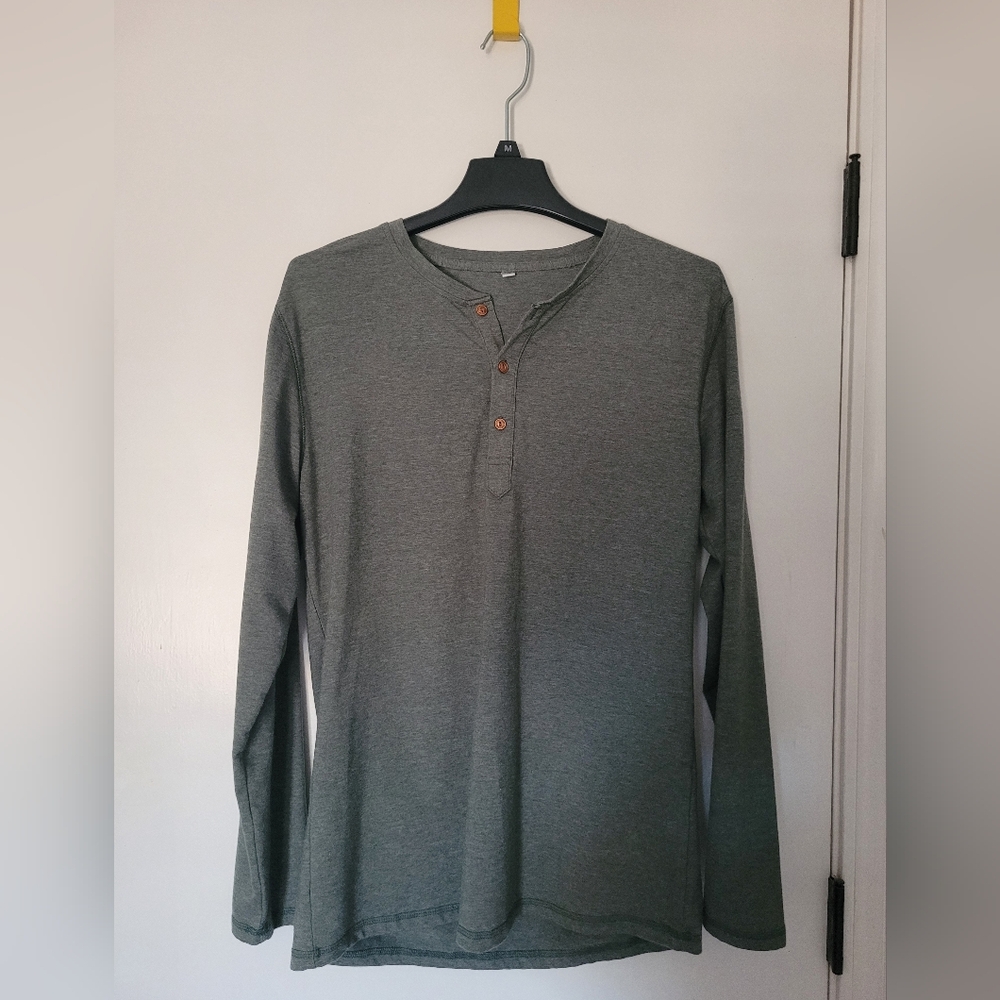 ✨3/$15✨ Olive green mens Henley